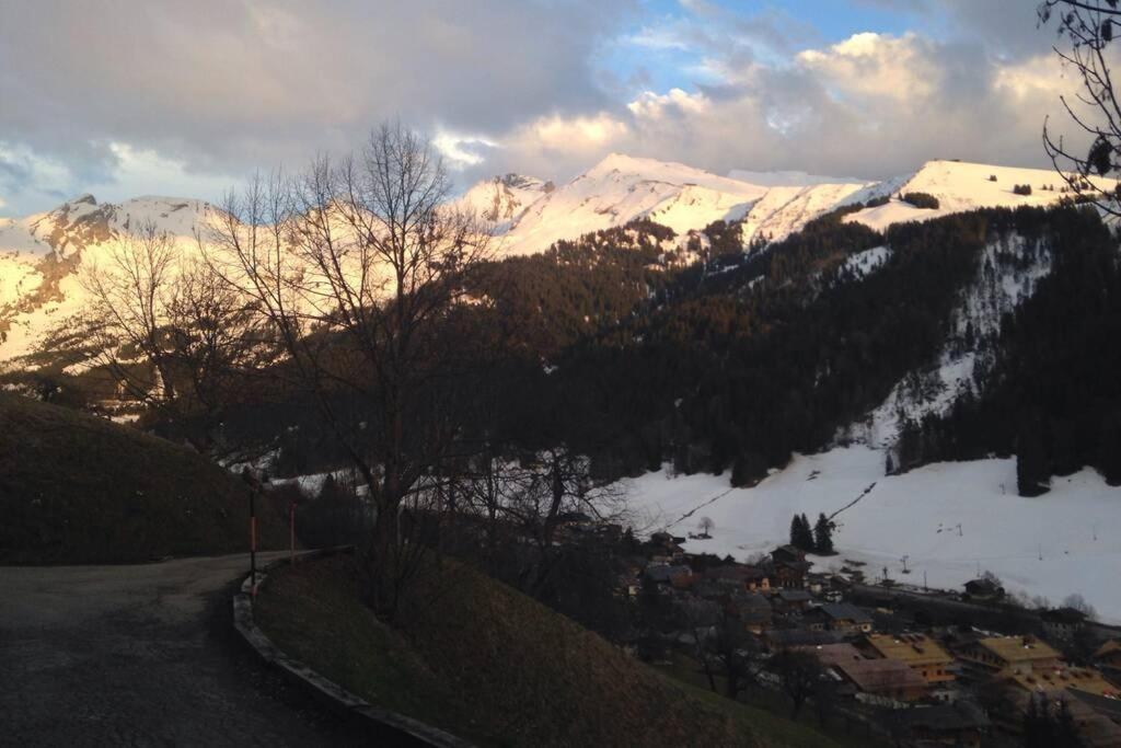 Appartement Cozy Dans Chalet 6 Pers Voiture 4 Roues Motrice A Dispo La Clusaz Buitenkant foto