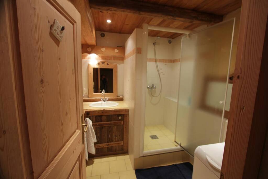 Appartement Cozy Dans Chalet 6 Pers Voiture 4 Roues Motrice A Dispo La Clusaz Buitenkant foto